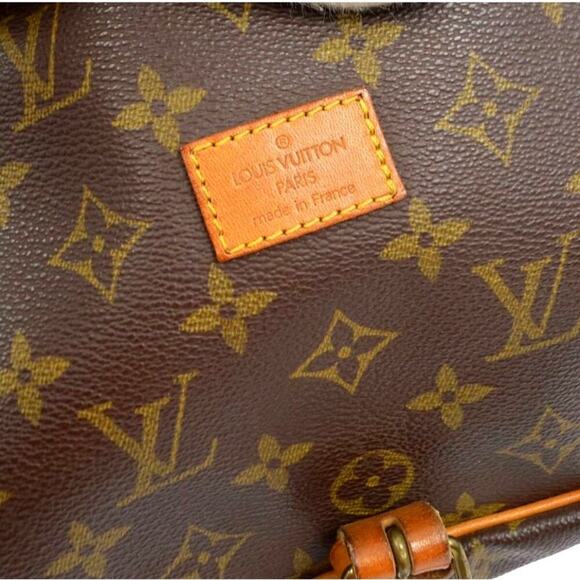 ⭐🔥AUTHENTIC🔥⭐Louis Vuitton Monogram Saumur 30 Crossbody bag - Picture 10 of 10